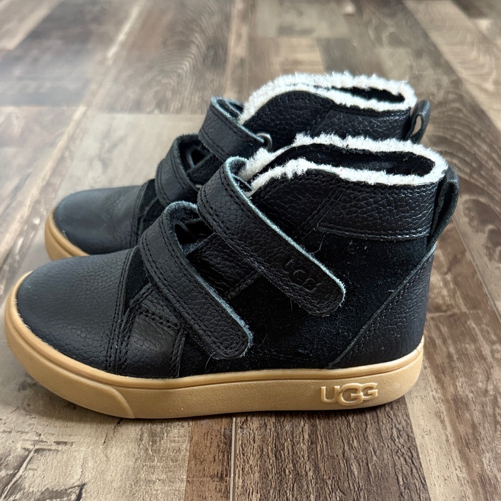UGG Kids Black Leather & Suede Shearling-Trim High-Top Boots with Gum Sole
